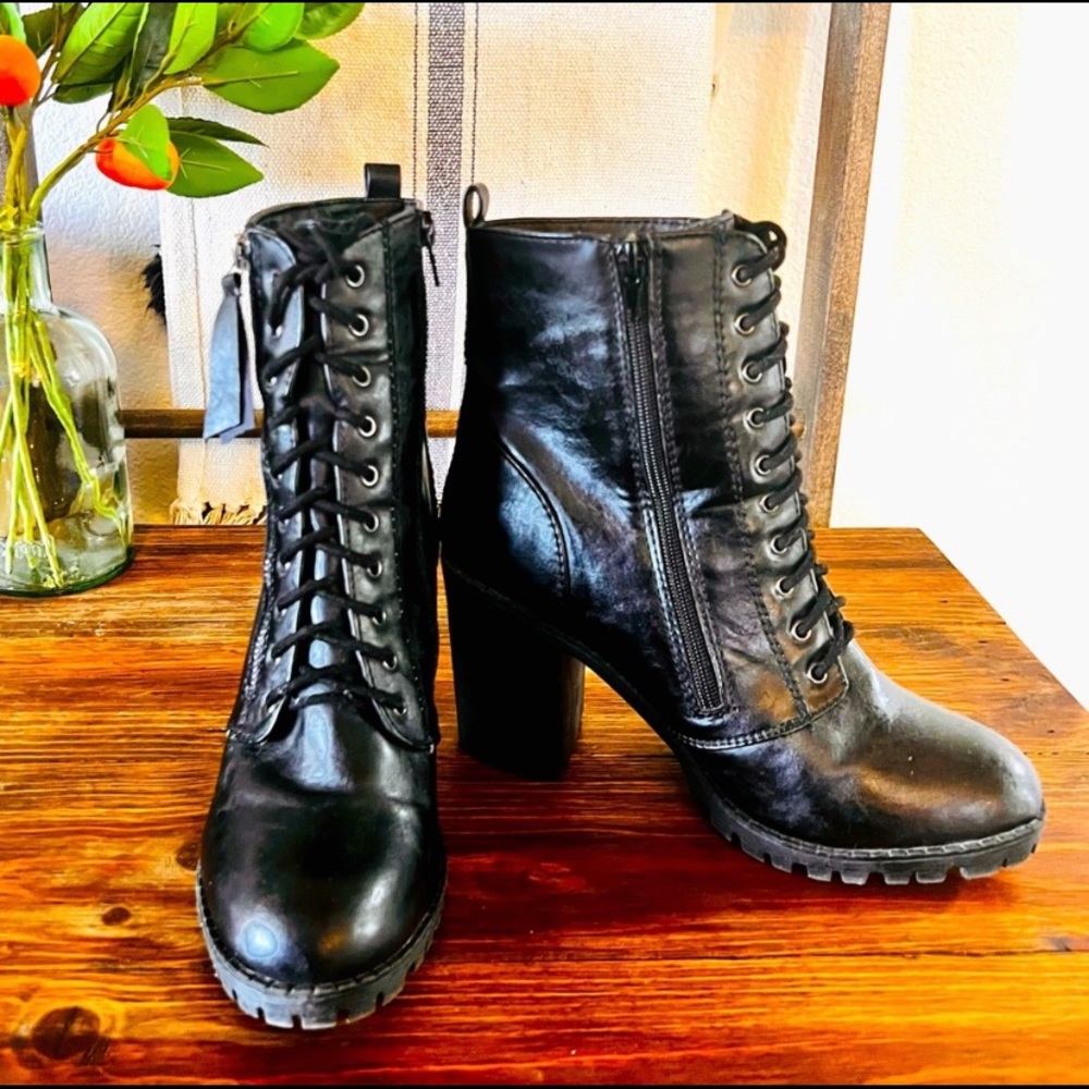 Soda heeled boots